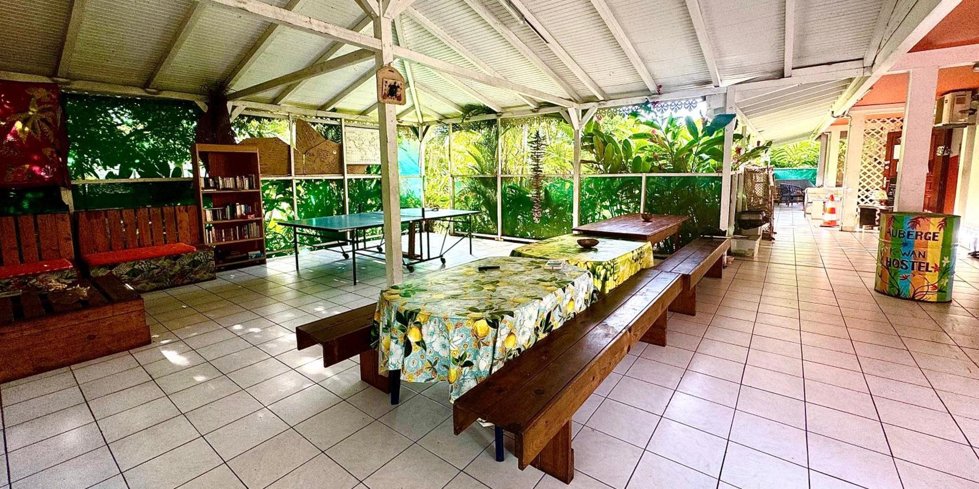 Auberge K-Wan Hostel - Proche Plages Deshaies Dış mekan fotoğraf